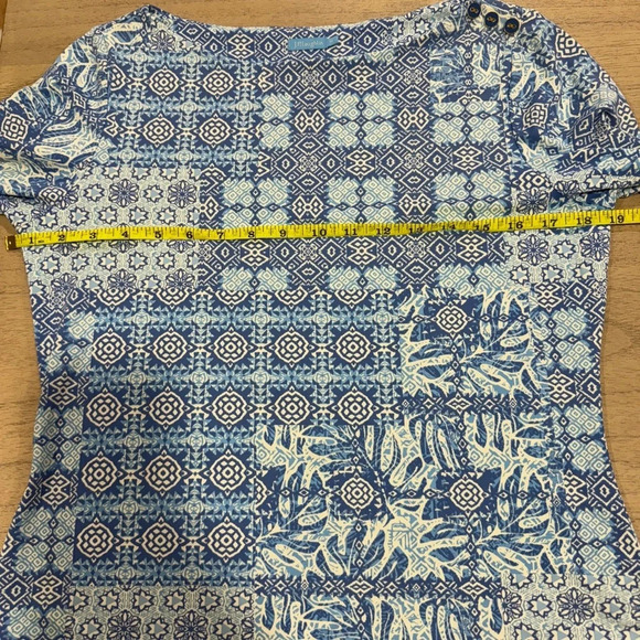 J. Mclaughlin Blouse catalina cloth Wavesong Tee Scuba Top Medallion Lane tile - Picture 8 of 9